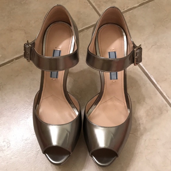 Silver metallic Prada platform peep-toe stiletto - Picture 2 of 8